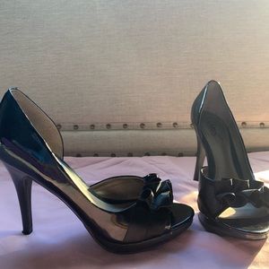 Black dressy pumps